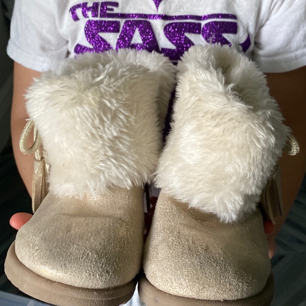 Girls boots